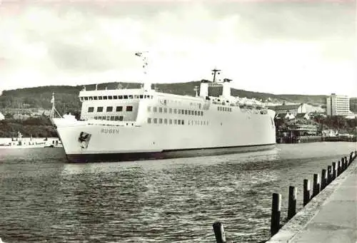 AK / Ansichtskarte  Schiffe Oceanliner Ruegen Sassnitz DDR-Faehrschiff Hafen