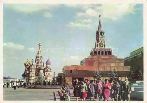 AK / Ansichtskarte  Moscou Moskau Moscow RU Eglise Saint-Basile-le-Bienheureux Mausolée V. Lénine et J. Staline