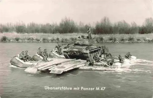 AK / Ansichtskarte  Militaria Panzer Tank Char d Assaut M47 uebersetzfaehre die Bundeswehr Offenbach/Main