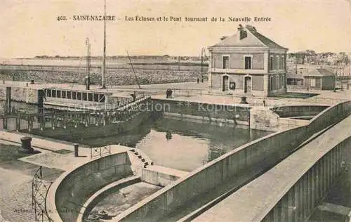 AK / Ansichtskarte  SAINT-NAZAIRE  ST-NAZAIRE 44 Loire-Atlantique Les écluses et le pont tournant de la nouvelle entrée