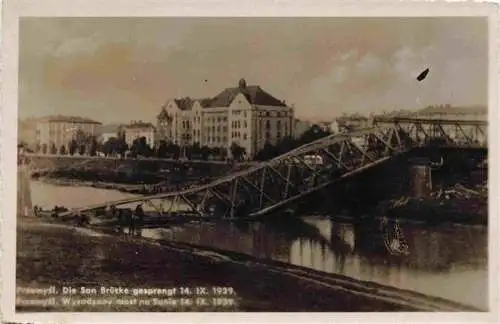 AK / Ansichtskarte  PRZEMYSL PL Die gesprengte San Bruecke 1939