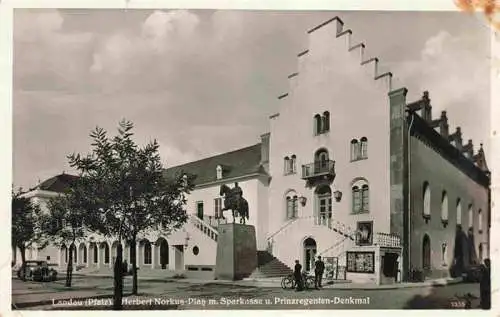 AK / Ansichtskarte  LANDAU  PFALZ Herbert Norkus Platz mit Sparkasse und Prinzregenten Denkmal