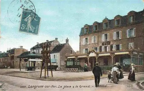 AK / Ansichtskarte  LANGRUNE-SUR-MER 14 Calvados La place et le Grand Hotel