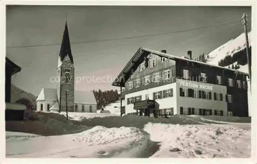 AK / Ansichtskarte  MITTELBERG  Kleinwalsertal AT Pension Krone Kirche