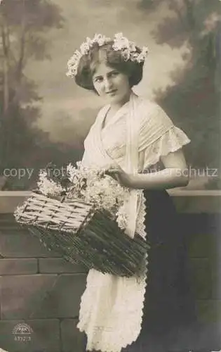 AK / Ansichtskarte  Foto RKL Nr. 4332/3 Maedchen Blumenkorb