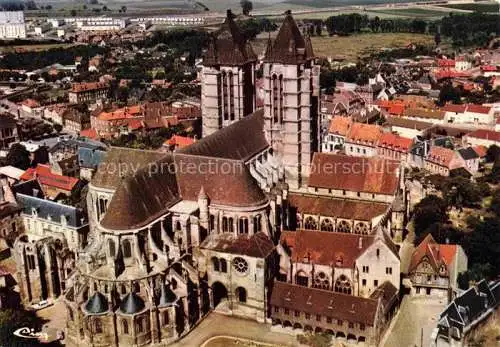 AK / Ansichtskarte  Noyon 60 Oise La cathédrale vue aérienne