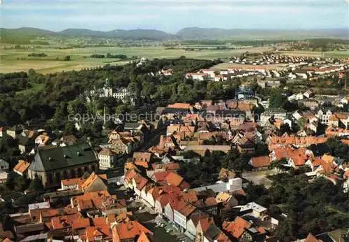 AK / Ansichtskarte  Bueckeburg Schaumburg Niedersachsen Panorama mit Schloss Mausoleum und Wesergebirge