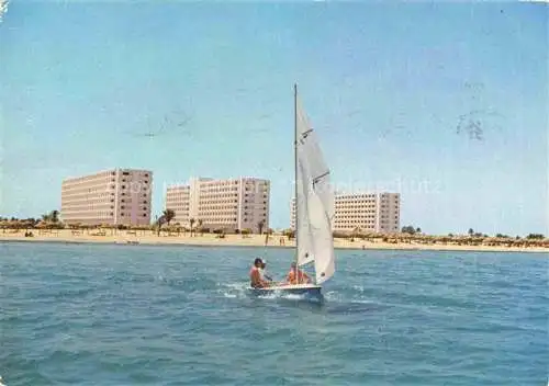 AK / Ansichtskarte  Skanes Monastir Tunesie Hôtel Sahara Beach Ansicht vom Meer aus Segeln