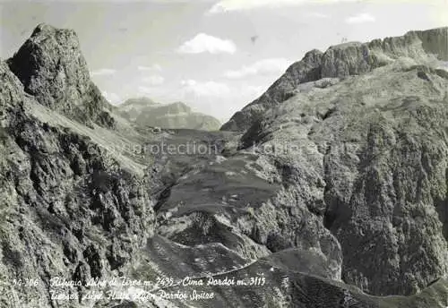 AK / Ansichtskarte  Rifugio Alpe di Tires Tierser-Alplhuette 2435m Pordoi IT Gebirgspanorama Berghuette Blick gegen Pordoi Spitze Dolomiten