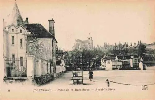 AK / Ansichtskarte  Tonnerre 89 Yonne Place de la Republique 