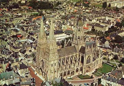 AK / Ansichtskarte  Bayeux 14 Calvados La cathédrale vue aérienne
