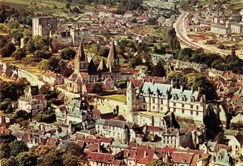 AK / Ansichtskarte  Loches 37 Indre-et-Loire Château Eglise Saint-Ours et le donjon vue aérienne