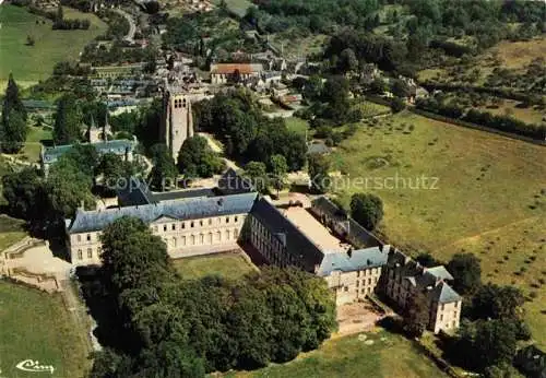 AK / Ansichtskarte  Bec-Hellouin Le Bernay 27 Eure Abbaye Cour de France et Cour d'Aoste vue aérienne