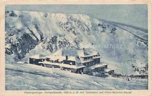 AK / Ansichtskarte  Hampelbaude Schronisko Strzecha Akademicka PL mit Teichrand und Prinz-Heinrich-Baude Bergbaude im Riesengebirge im Winter