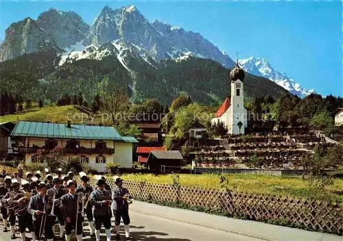 AK / Ansichtskarte  GRAINAU Musikkapelle Blick zur Kirche Blick gegen Waxenstein und Zugspitze Huber Karte Nr. 8278