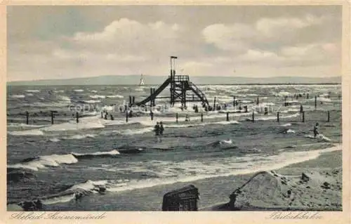 AK / Ansichtskarte  Swinemuende SWINOUJSCIE PL Strandleben Rutschbahn