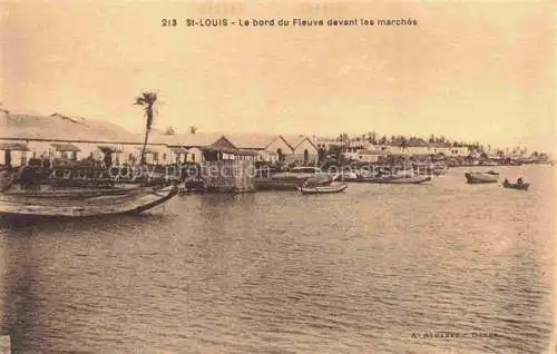 AK / Ansichtskarte  St Louis  Senegal Le bord du Fleuve devant les marches