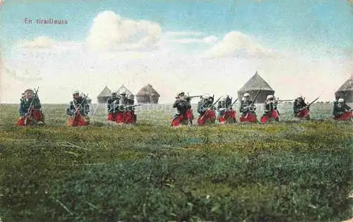 AK / Ansichtskarte  Militaria France  WK1 En tirailleurs Soldaten 