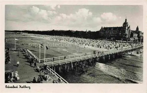 AK / Ansichtskarte  Kolberg  Ostseebad KOLOBRZEG PL Seebruecke Strand