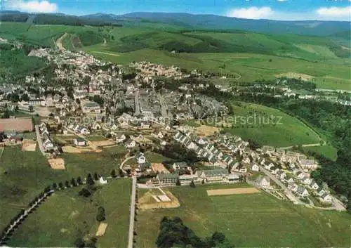 AK / Ansichtskarte  Winterberg  Hochsauerland NRW Panorama Heilklimatischer Kurort Fliegeraufnahme