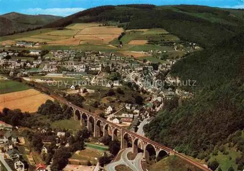 AK / Ansichtskarte  Willingen Sauerland Panorama Heilklimatischer Kurort und Wintersportplatz Viadukt