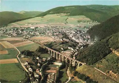 AK / Ansichtskarte  Willingen Sauerland Panorama Heilklimatischer Kurort und Wintersportplatz Viadukt