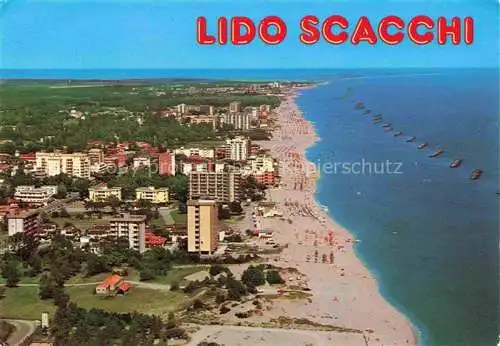 AK / Ansichtskarte  Lido Scacchi IT Panorama e spiaggia veduta aerea Kuestenpanorama Strand