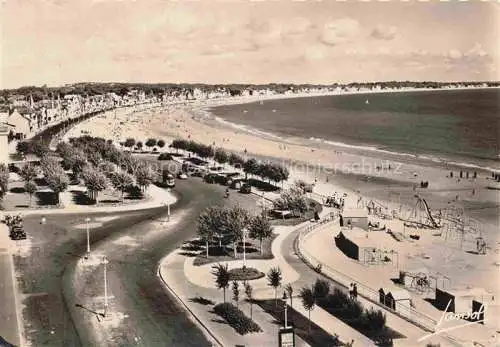 AK / Ansichtskarte  LA-BAULE-LES-PINS La Baule sur Mer 44 Esplanade du Casino et Vue generale de la Plage