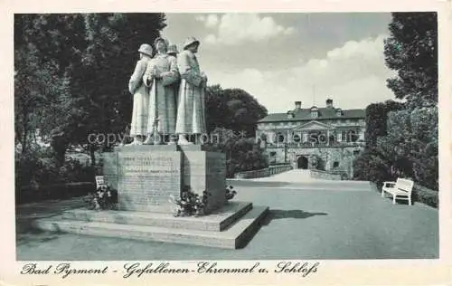 AK / Ansichtskarte  BAD PYRMONT Gefallenen Ehrenmal und Schloss