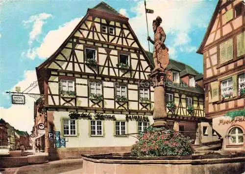 AK / Ansichtskarte  Bretten  Baden Marktplatz mit Brunnen Fachwerkhaus Altstadt