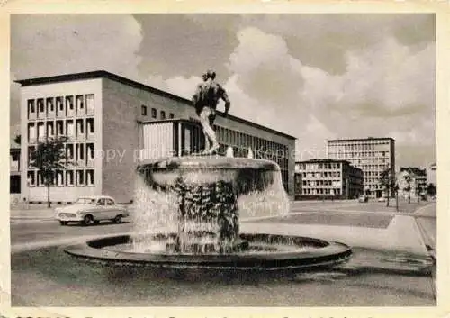 AK / Ansichtskarte  HANNOVER Am Leibnizufer Brunnen