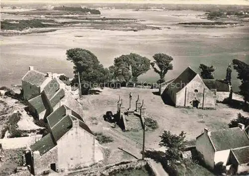 AK / Ansichtskarte  St Cado  Lorient 56 Morbihan La Chapelle et le Calvaire vue aérienne