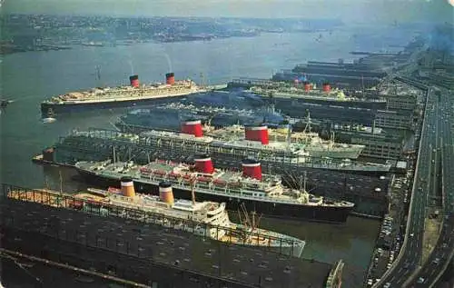 AK / Ansichtskarte  Dampfer Oceanliner New York Queen Elizabeth 