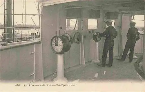 AK / Ansichtskarte  Dampfer Oceanliner Timonerie Transatlantique LL