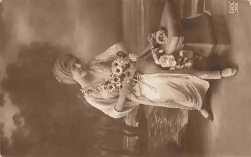 AK / Ansichtskarte  Foto DIX Paris Nr. 369 Frau Bluemen