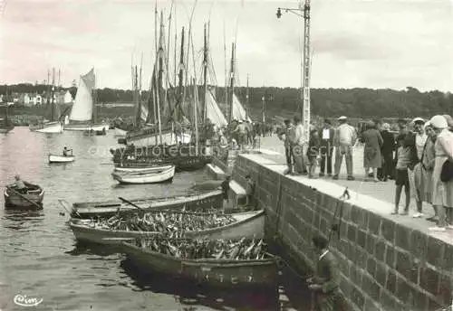 AK / Ansichtskarte  CONCARNEAU 29 Finistere Retour d'une bonne pêche