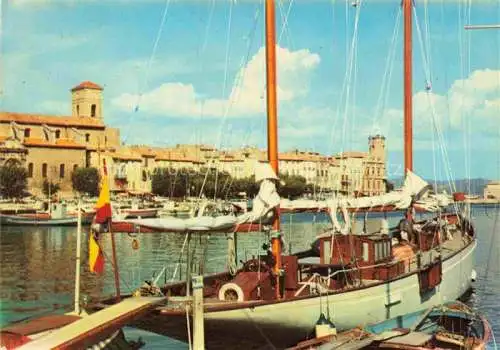 AK / Ansichtskarte  La Ciotat 13 Bouches-du-Rhone Yacht dans le port