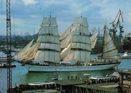 AK / Ansichtskarte  Segelschiffe Sailing Ship Navire a Voiles Barco de Vela-- Gorch Fock Hamburg Hafen