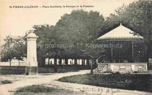 AK / Ansichtskarte  St Pierre  d Oleron 17 Charente-Maritime Place Gambetta le Kiosque et la Fontaine