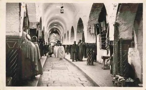 AK / Ansichtskarte  TUNIS Tunesie Le Souk des Etoffes