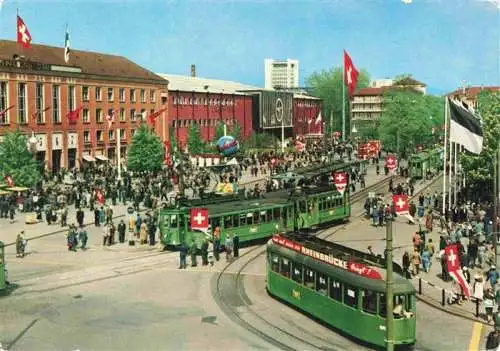 AK / Ansichtskarte  Strassenbahn Tramway-- Schweiz Mustermesse Basel Vorplatz Eingang Hallen 10-21