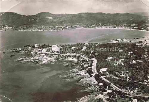 AK / Ansichtskarte  Agay Saint-Raphael 83 Var La Pointe le phare Hôtel de la Beaumette Baie d'Agay vue aérienne