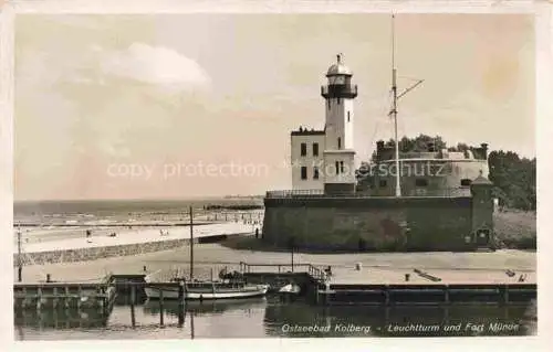 AK / Ansichtskarte  Kolberg  Ostseebad KOLOBRZEG PL Leuchtturm und Fort Muende