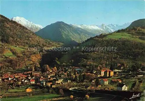 AK / Ansichtskarte  Allevard les Bains GRENOBLE 38 Isere Vue générale aérienne de la station au fond Massif des Sept-Laux