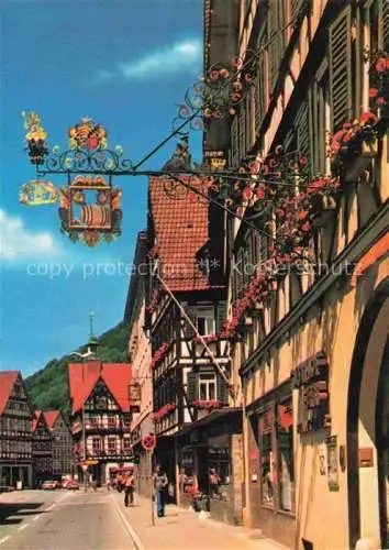 AK / Ansichtskarte  Bad Urach Wilhelmstrasse mit Rathaus Altstadt Fachwerkhaeuser