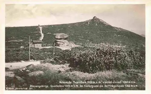 AK / Ansichtskarte  Reiftraegerbaude Schronisko na Szrenicy PL Quarkstein Riesengebirge im Hintergrund Bergbaude