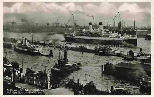 AK / Ansichtskarte  Dampfer Oceanliner Hamburger Hafen Landungdbruecke