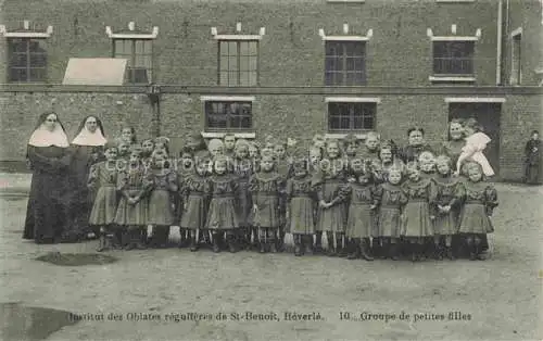 AK / Ansichtskarte  Heverle Heverlee Louvain Loewen Vlaams-Brabant Belgie Institut des Oblates regulleres de St Benoit Groupe de petites filles