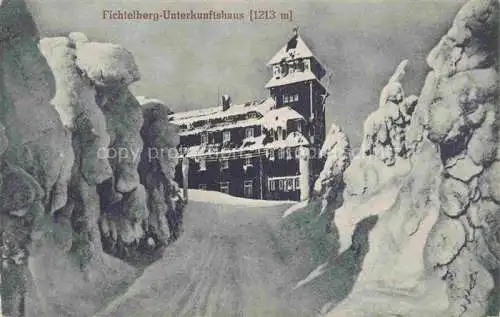 AK / Ansichtskarte  Oberwiesenthal Erzgebirge Fichtelberg-Unterkunftshaus im Winter