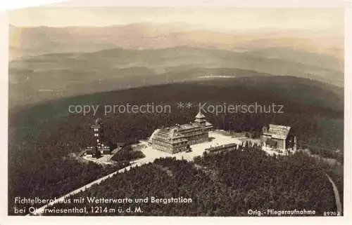 AK / Ansichtskarte  Oberwiesenthal Erzgebirge Fichtelberghaus mit Wetterwarte und Bergstation